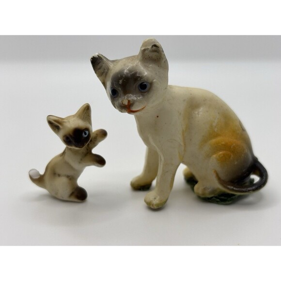Vintage Siamese Cats Figurines Porcelain and Plaster Damaged - Picture 1 of 6